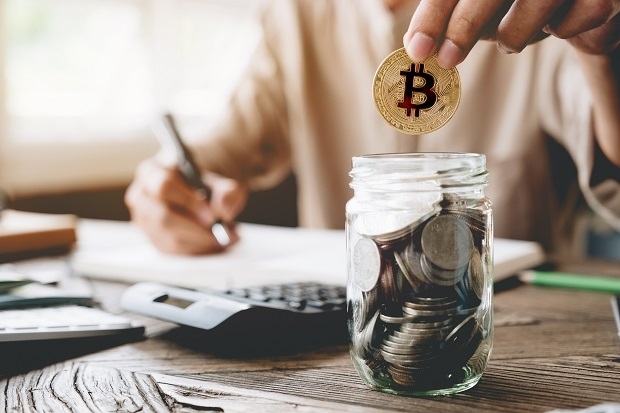 adobestock_203752208_bitcoin_natee_meepian.jpg