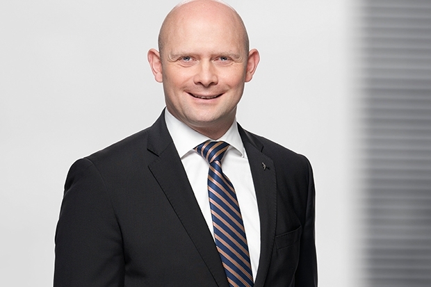 Alexander Schlichting, Project Investment