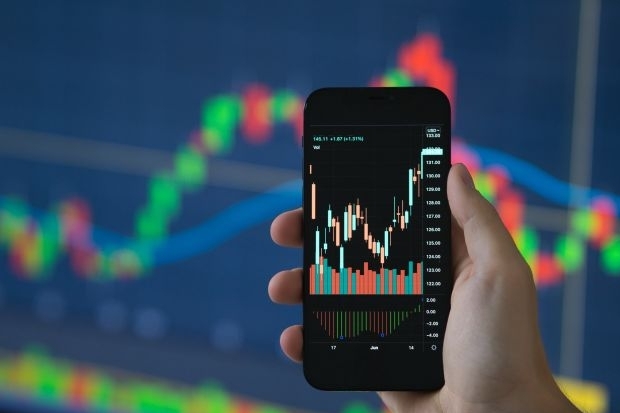 Handy mit digitalem Tradingangebot Handy mit digitalem Tradingangebot