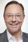 meyers_jochen_universal_investment_2021.jpg