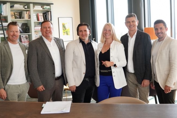 Michael Thier (Merkur), Markus Spellmeyer (Merkur), Patrick Hrauda (SFI), Maria Schantl (SFI), Wolfgang Trebos (Merkur), Paul Pittino (Wunder Mensch Agentur) (v.l.n.r.) Michael Thier (Merkur), Markus Spellmeyer (Merkur), Patrick Hrauda (SFI), Maria Schantl (SFI), Wolfgang Trebos (Merkur), Paul Pittino (Wunder Mensch Agentur) (v.l.n.r.)