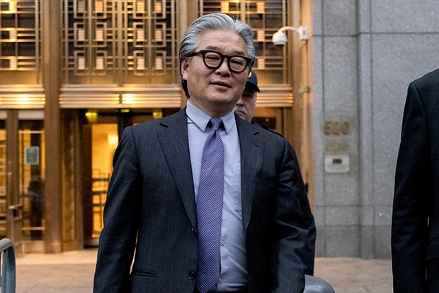 Bill Hwang