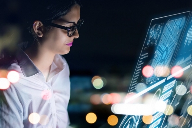 adobestock_205858183_fintech_startup_frau__metamorworks.jpg