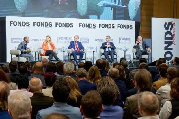 v.l.n.r.: Gerhard F&uuml;hring (FONDS professionell), Marion Morales Albi&ntilde;ana-Rosner (Unicredit Bank Austria), Thomas Sch&uuml;&szlig;ler (DWS), Philipp Vorndran (Flossbach von Storch), Ulrich Kaffarnik (DJE Kapital)