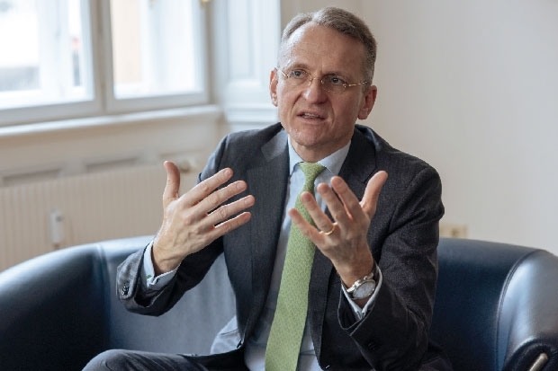 Christoph Bergweiler, J.P. Morgan Asset Management Christoph Bergweiler, J.P. Morgan Asset Management