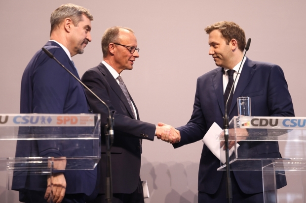 CSU-Chef Markus Söder, Kanzler Friedrich Merz (CDU) sowie Vizekanzler und Finanzminister Lars Klingbeil (SPD) CSU-Chef Markus Söder, Kanzler Friedrich Merz (CDU) sowie Vizekanzler und Finanzminister Lars Klingbeil (SPD)