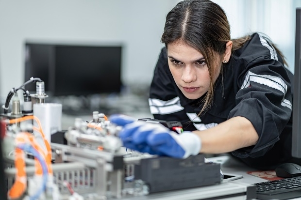 adobestock_564900376_1_industrie_produktion_skw.jpg