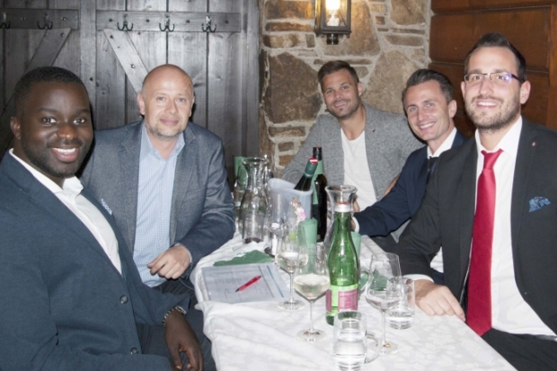 Bank Austria Finanzservice Das War Der Heurigenabend 2019 Vertrieb 08 10 2019 Fonds Professionell