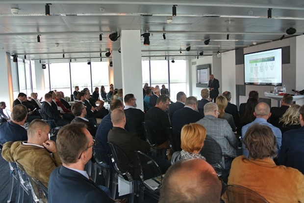 Continentale Roadshow 19 Neue Alternative Zum Fondssparplan Versicherung 15 10 19 Fonds Professionell
