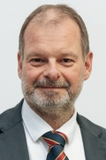 hannes_dolzer_c_marlene_frhlich_i_wirtschaftskammer_2025_9803.jpg